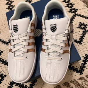 NEW IN BOX K SWISS Court Pro Curves Women’s Low Size 8 US